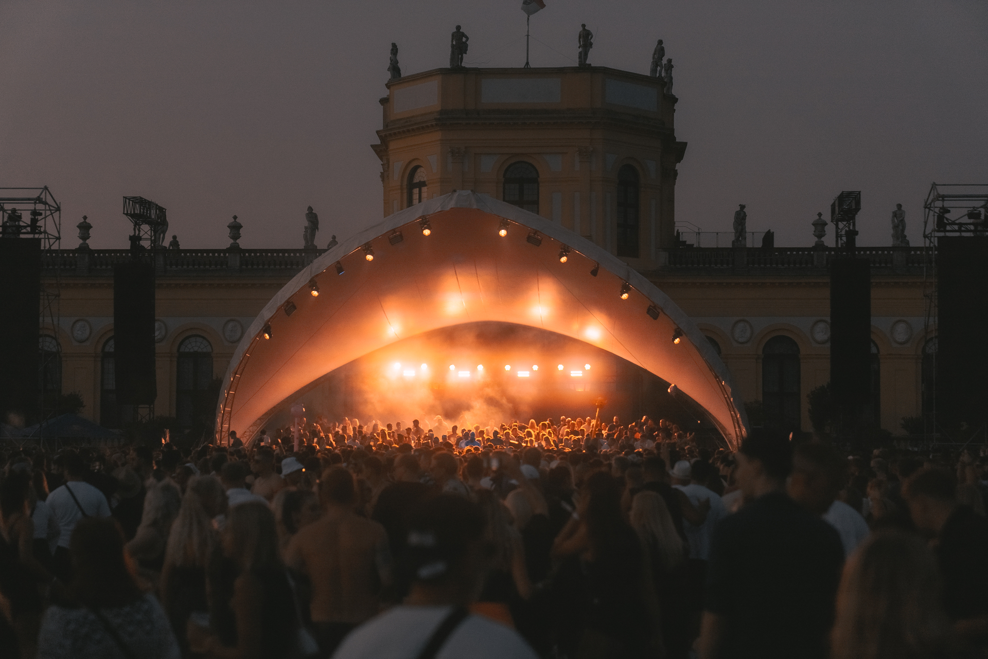 SOLÅ Festival vor der Orangerie Kassel
